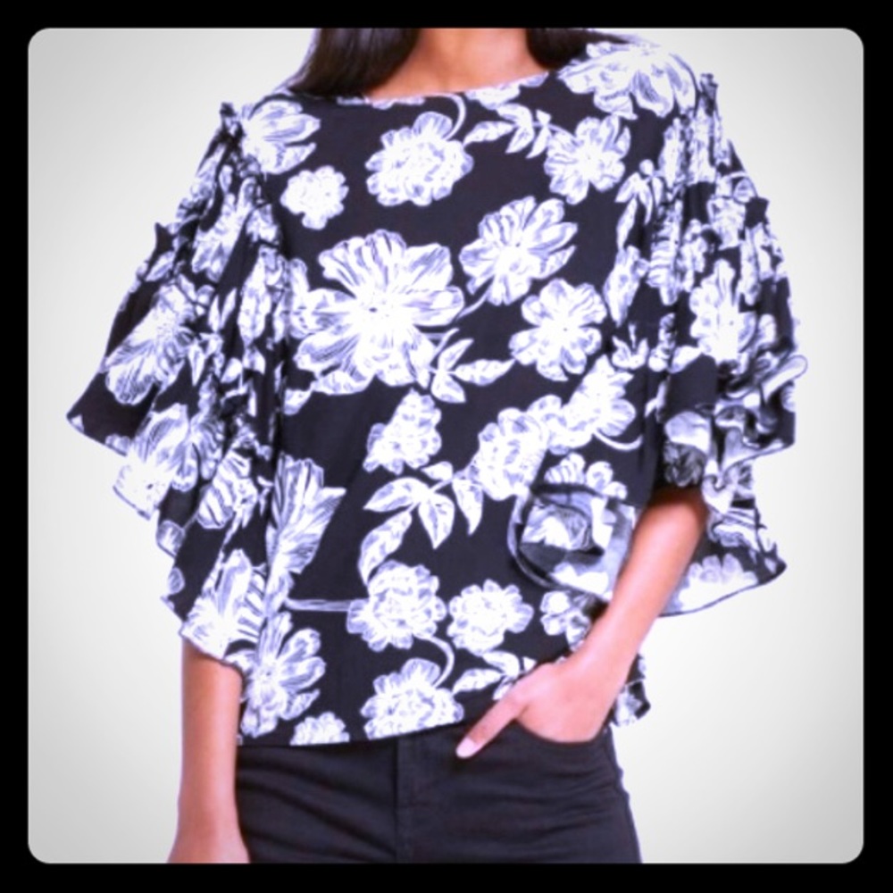 Who What Wear Ruffled Sleeves Top